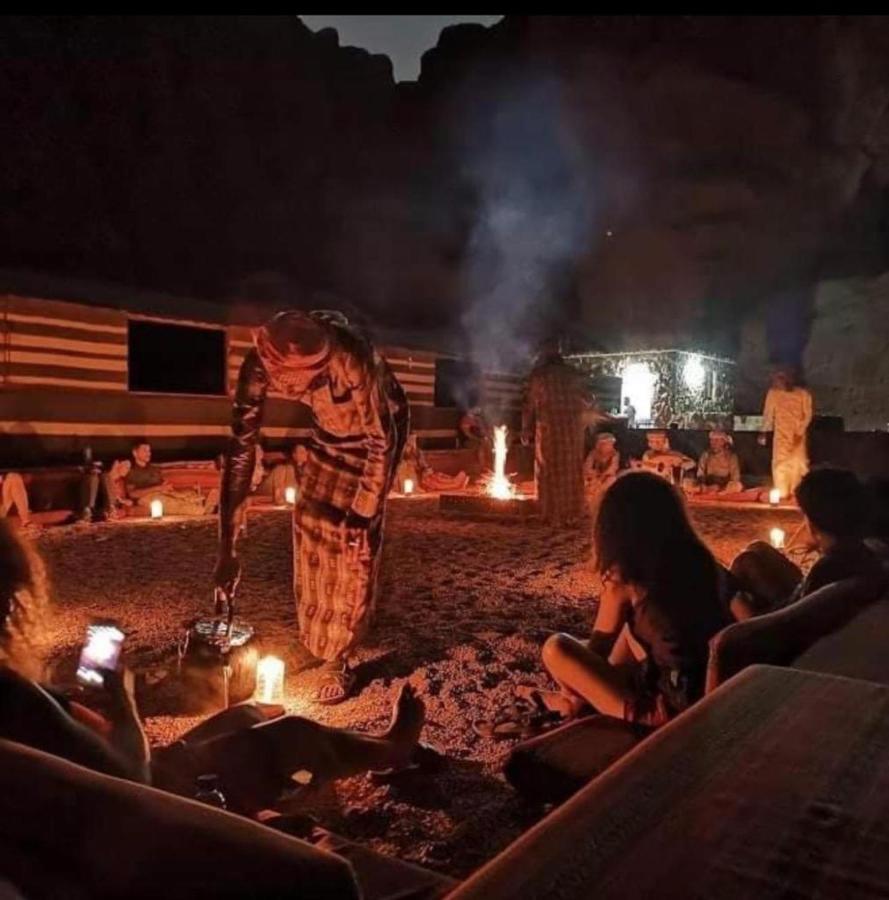 Готель Bedouin Adventure & Tours Ваді-Рам Екстер'єр фото