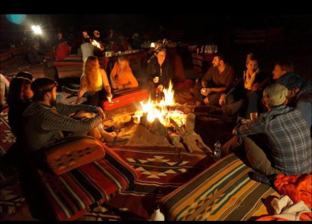 Готель Bedouin Adventure & Tours Ваді-Рам Екстер'єр фото