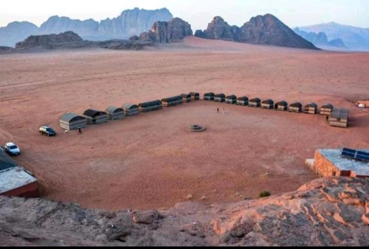 Готель Bedouin Adventure & Tours Ваді-Рам Екстер'єр фото