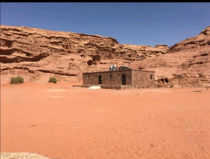 Готель Bedouin Adventure & Tours Ваді-Рам Екстер'єр фото